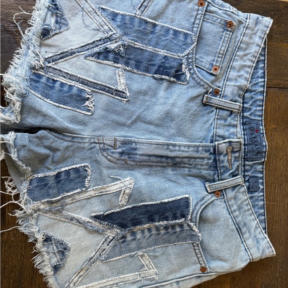 Lucky Brand Women's High Rise Lucky Pins Jean Short in Motif Garden Ridge - Picture 4 of 7